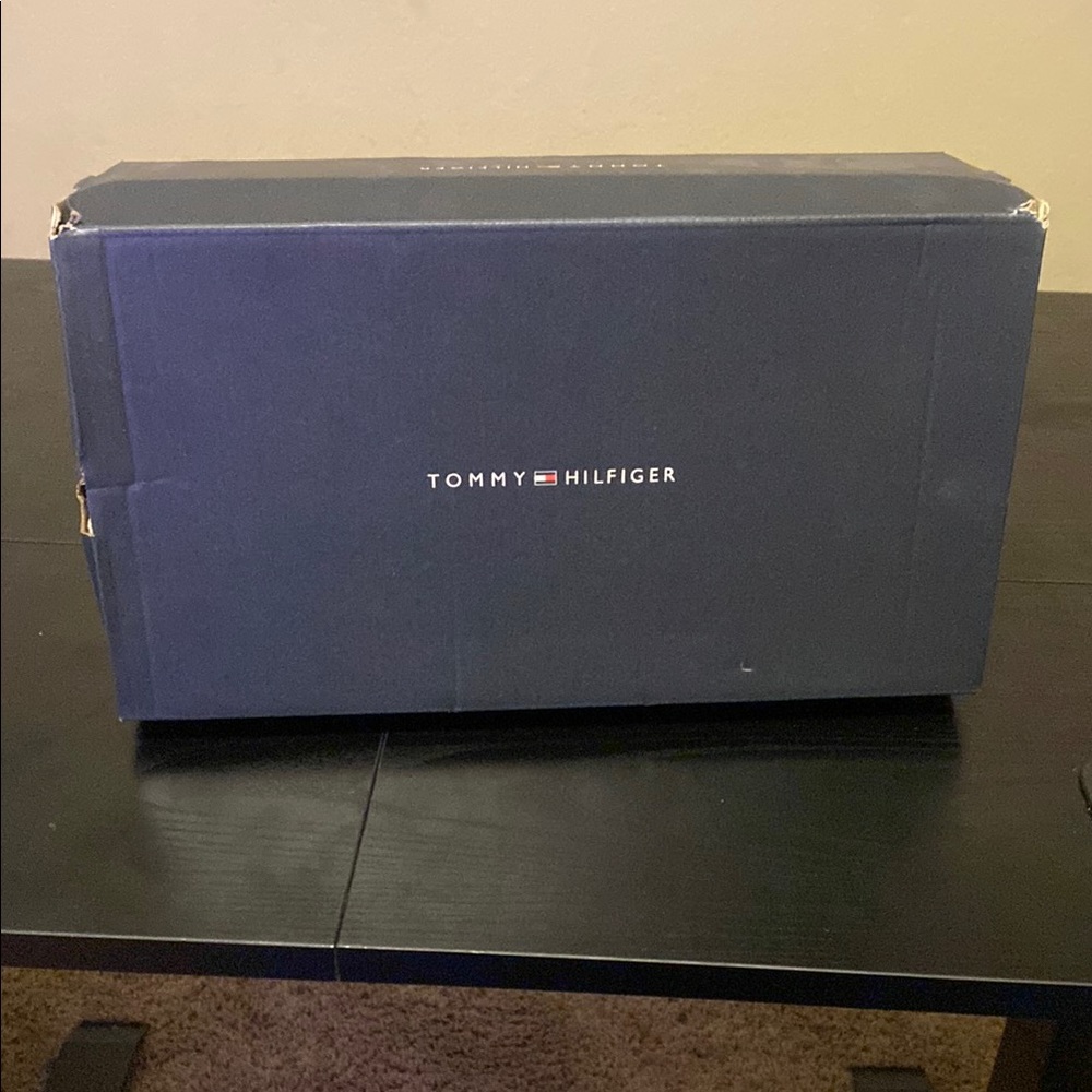 Tommy Hilfiger Dark Blue Shoe Box